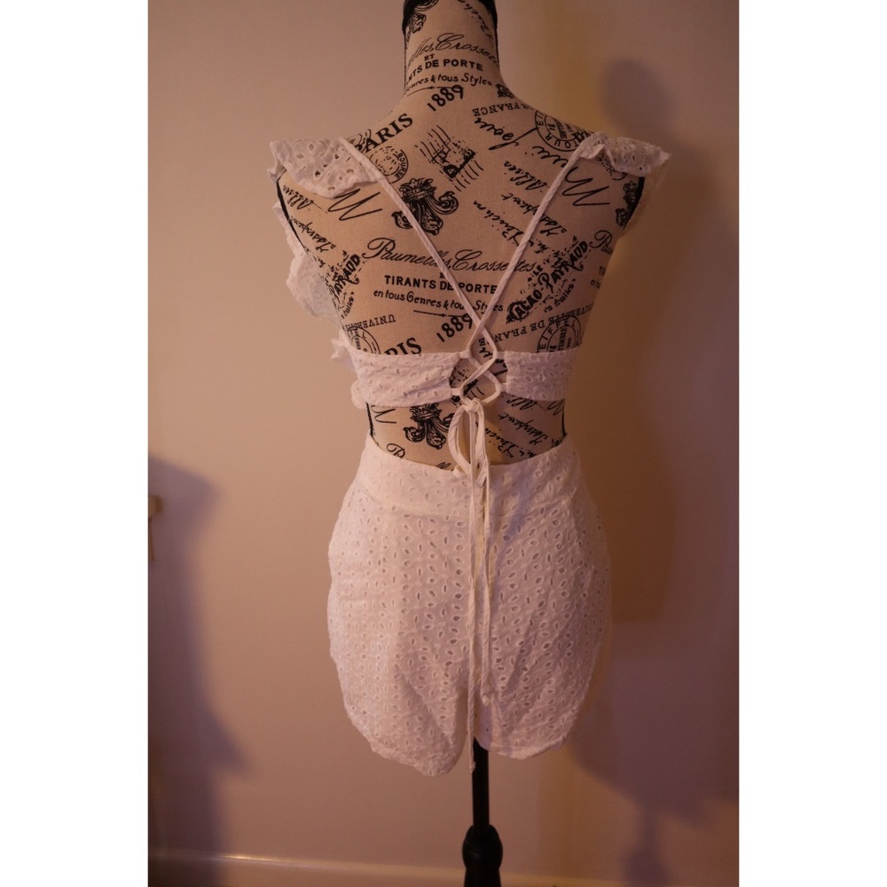 Eyelet Romper - Picture 3 of 6